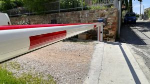 pistoni idraulici cancello in ferro scorrevole FAAC Legnano